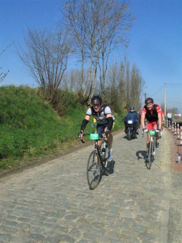 Paul op Kwaremont
Paul op de kasseitjes van de Kwaremont.
Keywords: RVV BWB