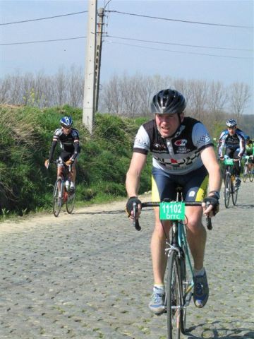 Paul bijt
Paul komt bijtend boven op de Steenbeekdries
Keywords: rvv bwb