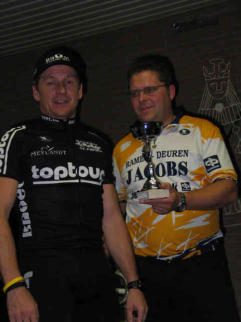 Podium 2: Zilver
Knoet Cycling Team 1
