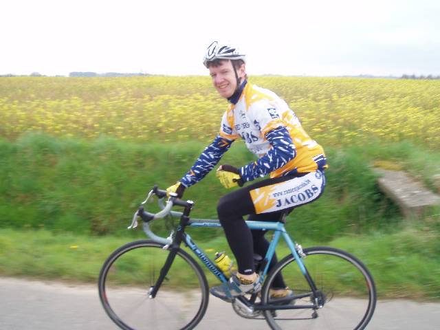 Pit in volle glorie
Als hij natuurlijk zelf in de picture staat heeft hij plots tijd genoeg om te poseren.
Keywords: rvv bwb