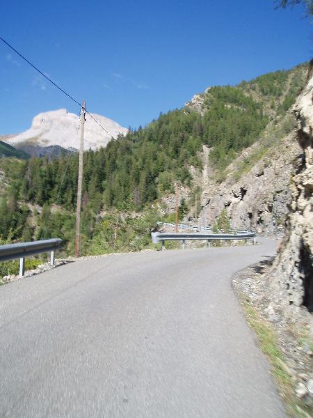 Beklimming van de Col d'Allos 2
Mooi zicht op de rustige weg naar de top.
