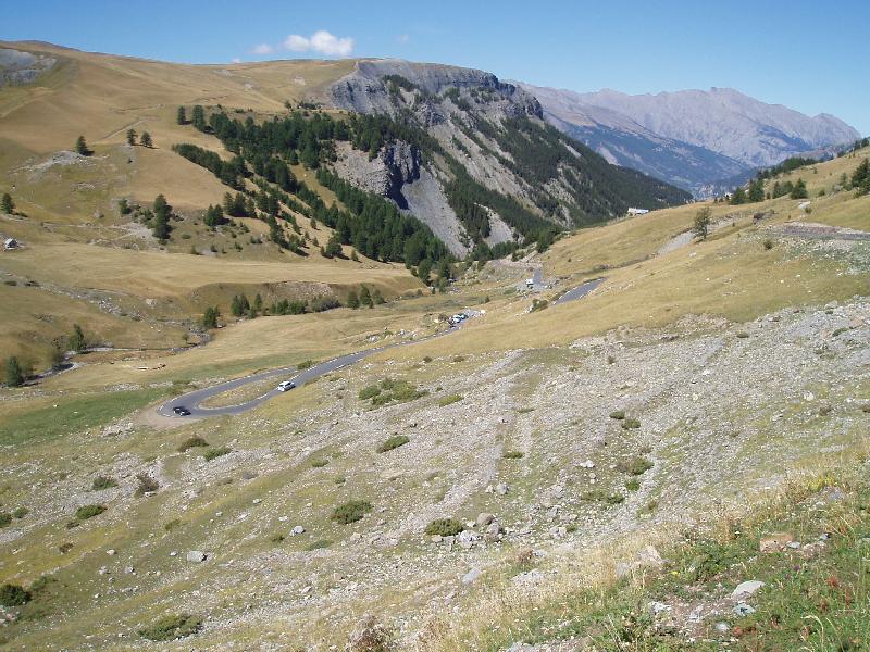 Auberge 2000
Op 2000m hoogte is er op de Bonette langs de kant van Jausiers een zalig terrasje dat we natuurlijk niet oversloegen in de afdaling.
