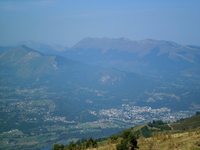 view from the top 
Boven op Hautacam, zicht op ArgelÃ¨s-Gazost 
