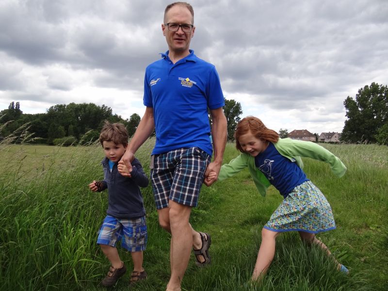 Op de terugweg 3
Johan met 2 van zijn vinnige kinderen
