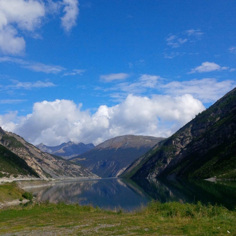 Lago di Livigno als mirror lake.
