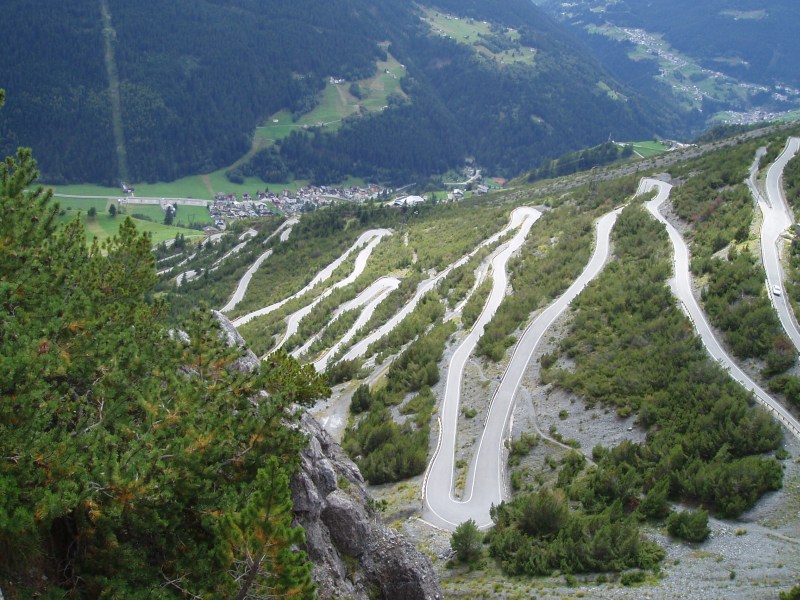 Torri di Fraele
Deze foto laat zien waarom deze beklimming soms de kleine Alpe d'Huez genoemd wordt.
