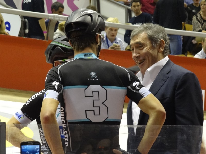 Grootheden onder mekaar
Eddy Merckx in gesprek met Cavendish en Keisse
