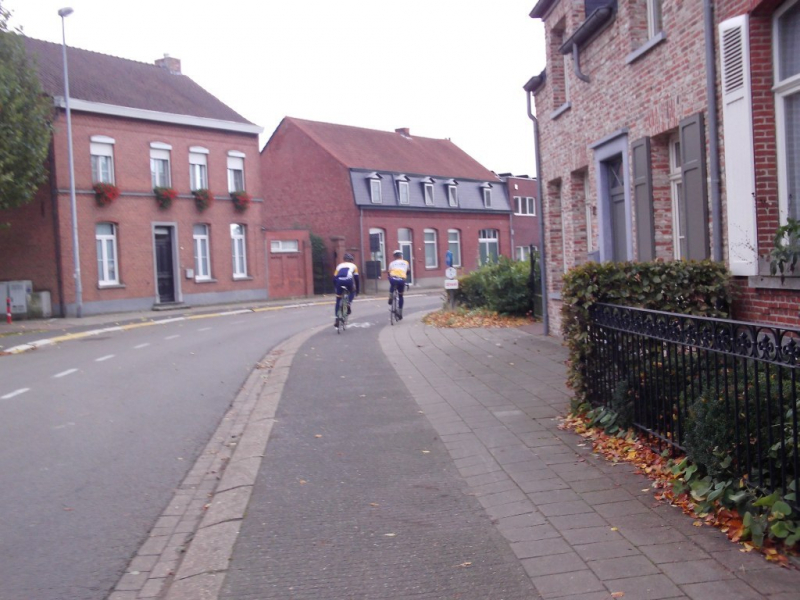 Weg Uit Wortel
Van de kerk weg het dorp uit.
