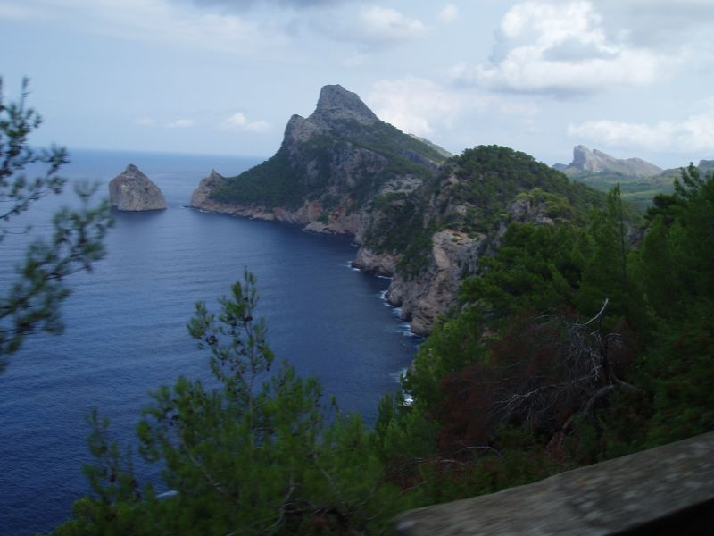 Onderweg op Cap Formentor (3)
Al fietsend fotograferen is niet altijd makkelijk, maar soms valt het resultaat mee.
