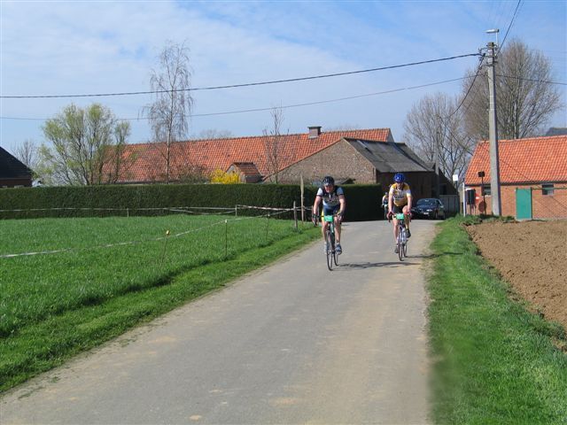 Raf en Paul samen onderweg
Raf monstert Paul en ziet dat die het lastig krijgt
Keywords: rvv bwb