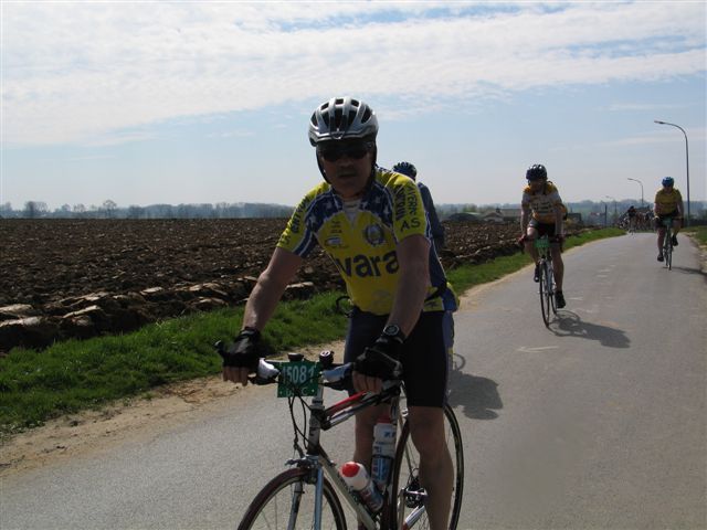 Raf heeft de Valkenberg ook achter de rug
Raf heeft de Valkenberg ook achter de rug en bengelt net achter het groepje met Fre.
Keywords: rvv bwb