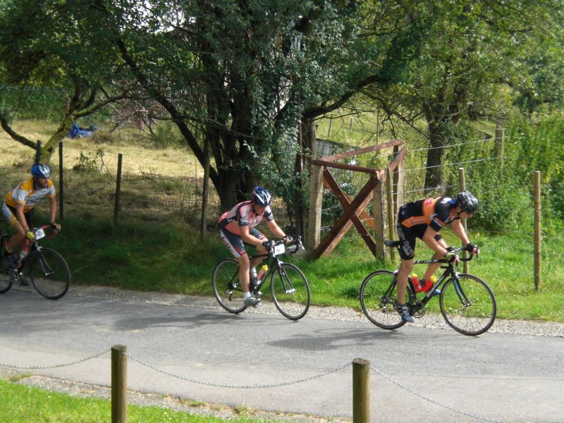 Dodelijke combinatie.
Eerst de Redoute, afdalen,  dan zo snel mogelijk naar de Chambralle.  Een mooie combinatie die hopelijk nog vele jaren in het parcours van de Kelly opgenomen blijft.
