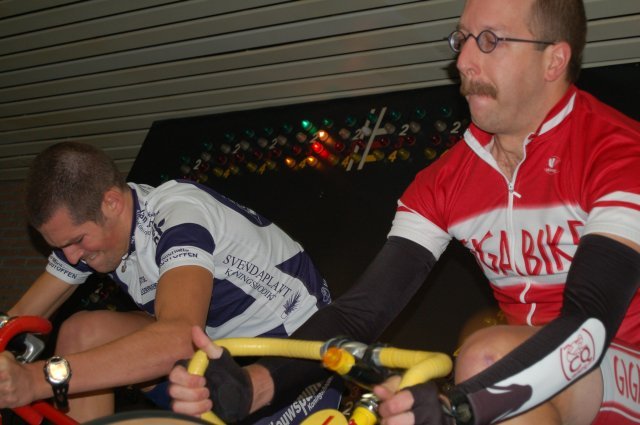 Pieter Van Hoof (Jutse Wielervrienden), Gunther Daman (Gigabike)
Rit 3.3.4.
