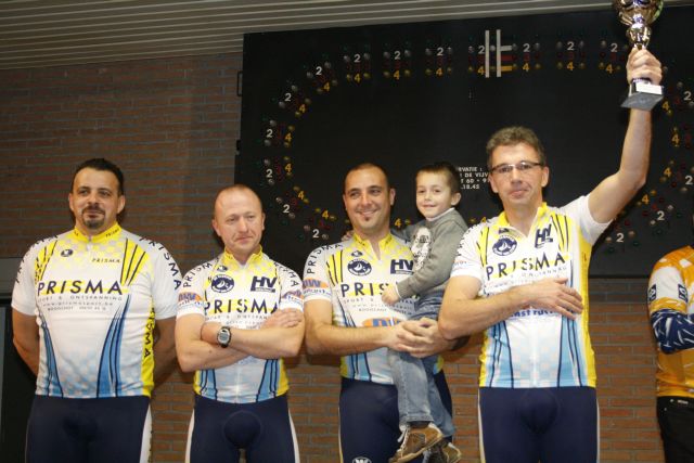 WINNAARS VOR 12 FIETSSHOP RACERS !!!
Tweede overwinning op rij voor het team van kapitein Karel Michiels
