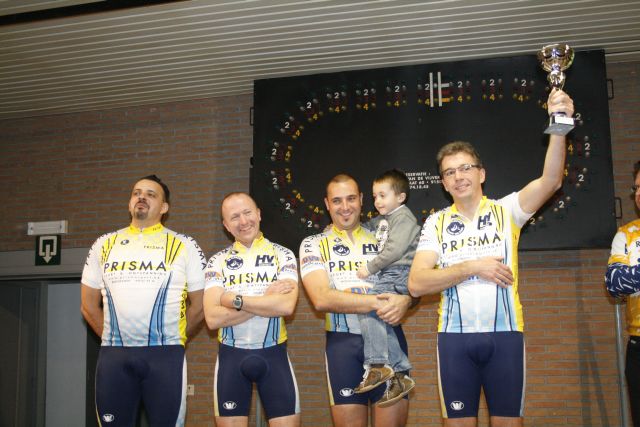 WINNAARS VOR 12 FIETSSHOP RACERS !!!
Luc Hendrickx,  Kurt Van Eyken, Bart Lemmens, Karel Michiels
