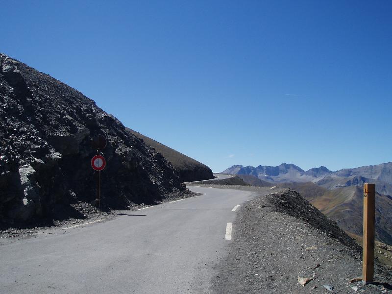 Het begin van de laatste kilometer
Bergop stop je natuurlijk niet maar bergaf kan je zo nu en dan eens stoppen om wat mooie foto's te maken.
