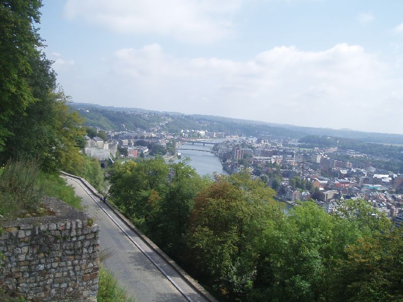 UItzicht vanop de Citadel - 2
Hier zie je nog mooi een stukje van de klim die aangelegd is in kleine kasseitjes.
