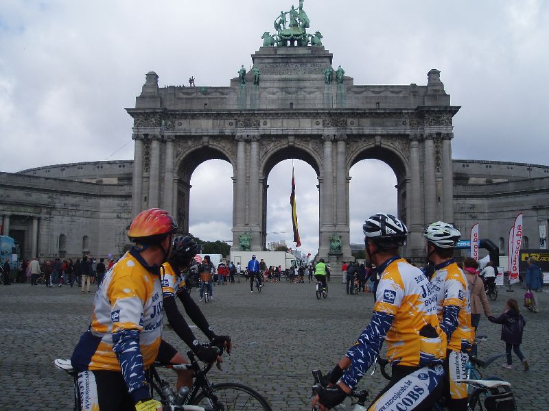 De Jubelboog
Even genieten van de Death Ride die onze jongens in elkaar flansten vanop de Jubelboog.
