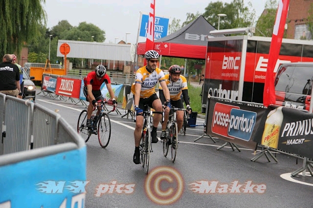 Koen en Danny zijn al weg
Terwijl Raf nog een klapke stond te doen waren Koen en Danny niet te houden.
