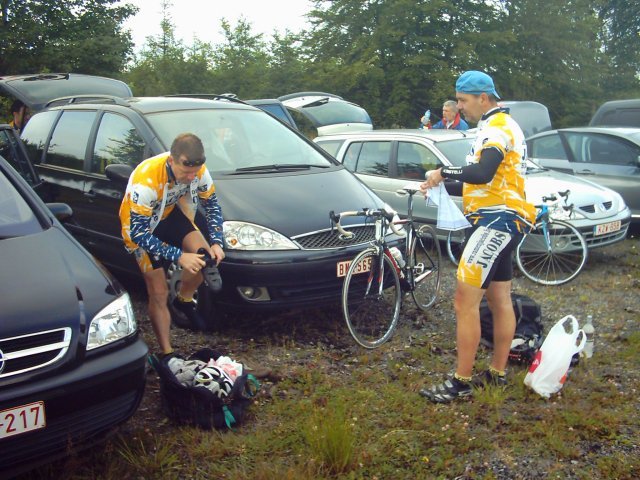 Klaarmaken voor vertrek 2
DaniÃ«l is klaar, Pit bijna.
