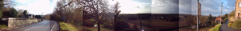 Panorama 180Â° op Rot
Toch even laten zien aan de wereld dat ik hier het bewijs kan leveren voor het theorema van FrÃ© dat stelt:
 "in het Hageland is het altijd goed weer" of in een optimistischer variant: "in het Hageland schijnt de zon altijd".
Het theorema van FrÃ© wordt meestal aangewend als we in een slecht weer situatie geraken ergens ver van het Hageland. Daarom trok ik vandaag vanuit een druilerig Heist naar het zonnige Hageland.
Gevaarlijk schone streek toch?

