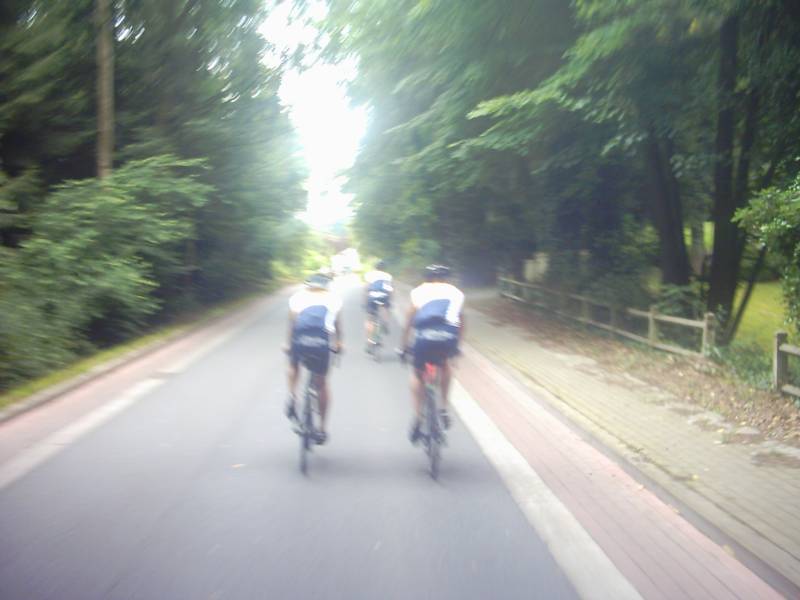 Te snel
Niet voor de fiets, maar voor de camera.
