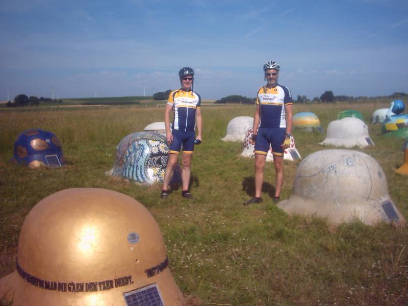 Groepsfoto 1
Wat een van de vorige weken niet lukte of mocht: stoppen, rondkijken en een groepsfoto. 
