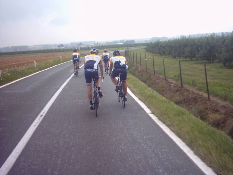 Van Neerwinden naar Neerhespen
Neerhespen, gehucht van Neerwinden, lijkt een onbelangrijk, onbekend plaatsje, maar niets is minder waar. Zeker twee belangrijke veldslagen vonden in dit gehucht plaats: de [url=https://nl.wikipedia.org/wiki/Slag_bij_Neerwinden_(1693)]Eerste Slag bij Neerwinden (1693)[/url] en de [url=https://nl.wikipedia.org/wiki/Slag_bij_Neerwinden_(1793)]Tweede Slag bij Neerwinden (1793)[/url]. Je vindt alle info hierover op de gelijknamige wiki-paginas achter de links.
