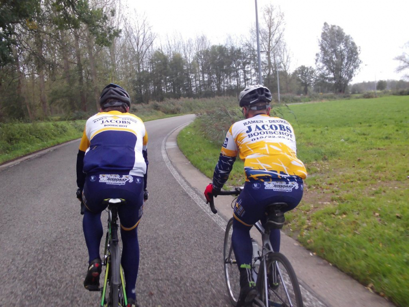 Vallei Van De Mark
Opnieuw rijden we door de vallei van de Mark. Op de heenrit naar Wortel passeerden we via Achel ook al door een ander deel van de Mark-vallei. Ee, zeer mooie streek met rustige wegen.
