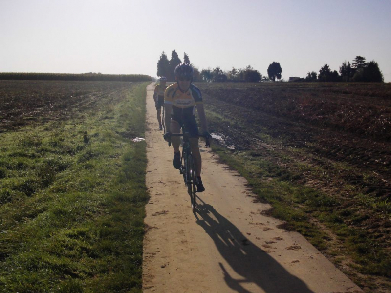 Veldweg Neerijse 1
Deze veldweg die parallel loopt aan de Langstraat, nemen we niet vaak.
