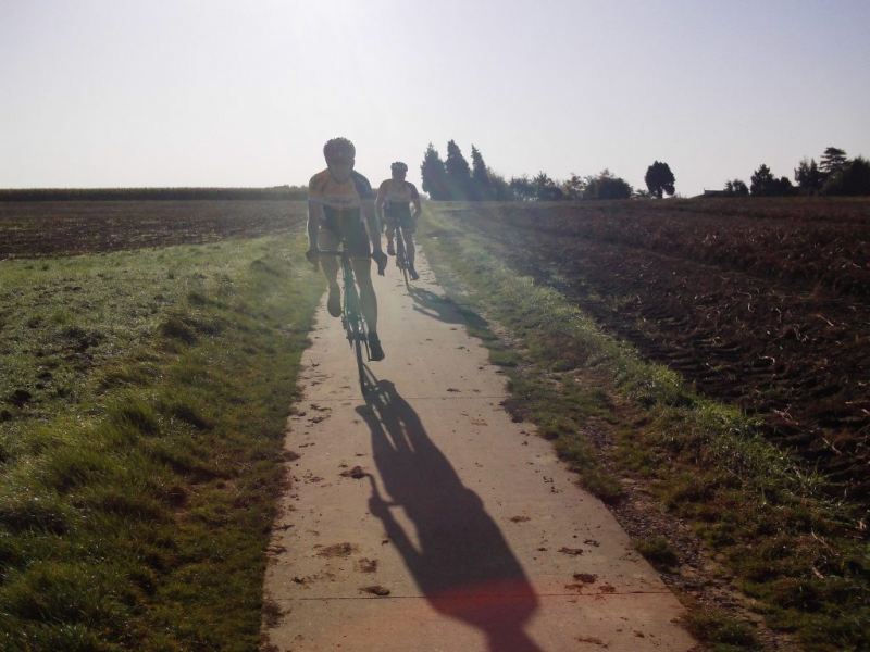 Veldweg Neerijse 2
We kwamen erop terecht omdat Pit een afslag te vroeg nam.
