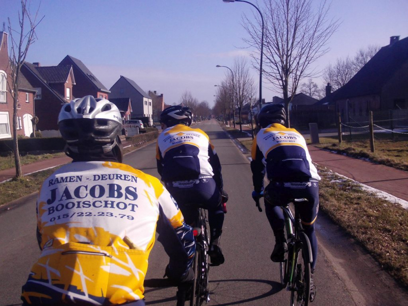 Vlimmeren
De groep op weg naar Beerse via natuurgebied [url=https://www.natuurenbos.be/duivelskuil#]De Duivelskuil[/url].
