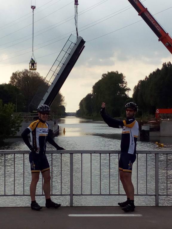 Kraanwerken Aan Brug In Tildonk
